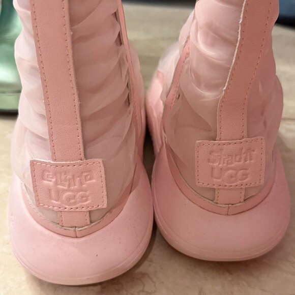 Collina Strada x UGG ruffle seashell classic short boots size us 8 pink - Picture 5 of 7